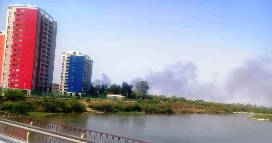 Incendio devastador en planta recicladora de La Banda- tres viviendas destruidas