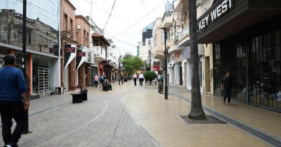 Hoy no abriraacuten negocios  en Santiago por el Diacutea del Empleado de Comercio