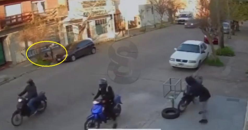 VIDEO  Se tiroacute del balcoacuten para que no le roben la moto y ahora necesita una proacutetesis