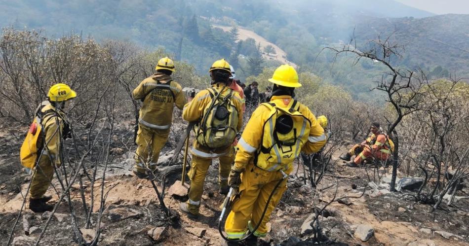 A los incendios forestales en Coacuterdoba se le suman cuatro sismos en menos de 48 horas