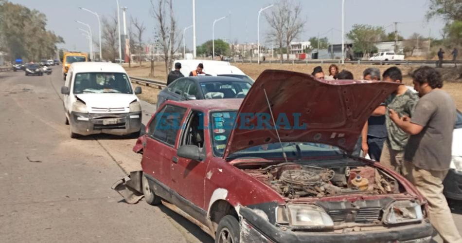 FOTOS Quema de pastizales llenoacute de humo la zona de la Autopista y hubo varios accidentes