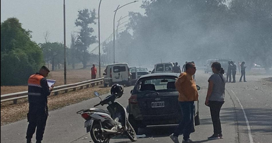 Nueve vehiacuteculos chocaron por una cortina de humo sobre la autopista Juan D Peroacuten