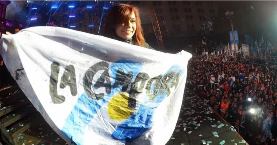 Gran operativo de La Caacutempora para que Cristina Kirchner presida el PJ- Ella puede encender una luz de esperanza