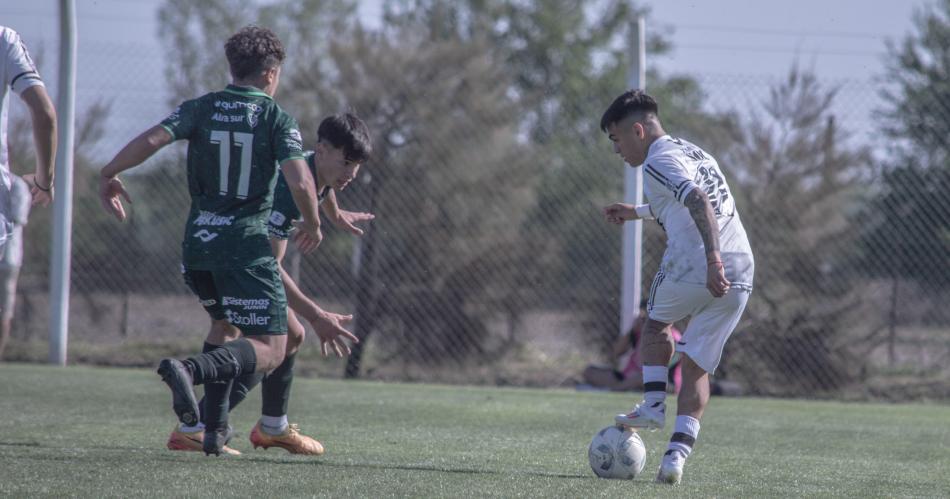 Tarde negra para la Reserva de Central- expulsioacuten y caiacuteda ante Sarmiento de Juniacuten