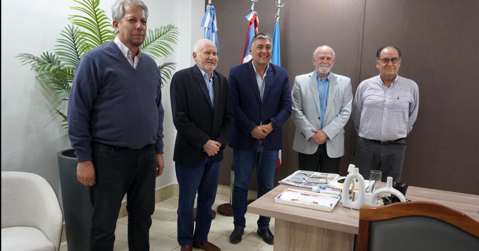 El Rotary Club presentoacute su proyecto para reforestar la ruta 34 hasta Fernaacutendez