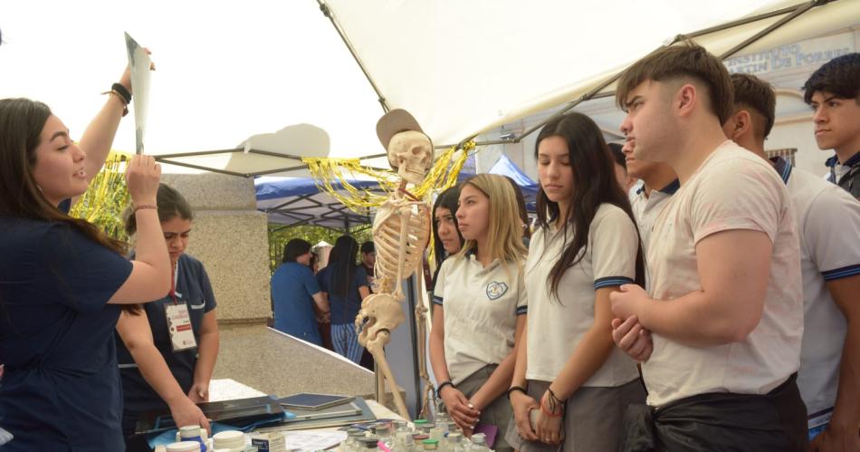 El Instituto San Martiacuten de Porres realiza las jornadas de difusioacuten Expo Carreras 2025