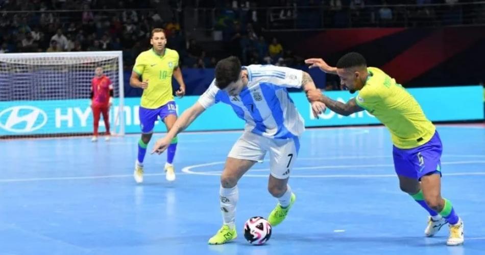 La Seleccioacuten Argentina estuvo cerca del milagro pero no pudo con Brasil en la final del Mundial de Futsal 2024