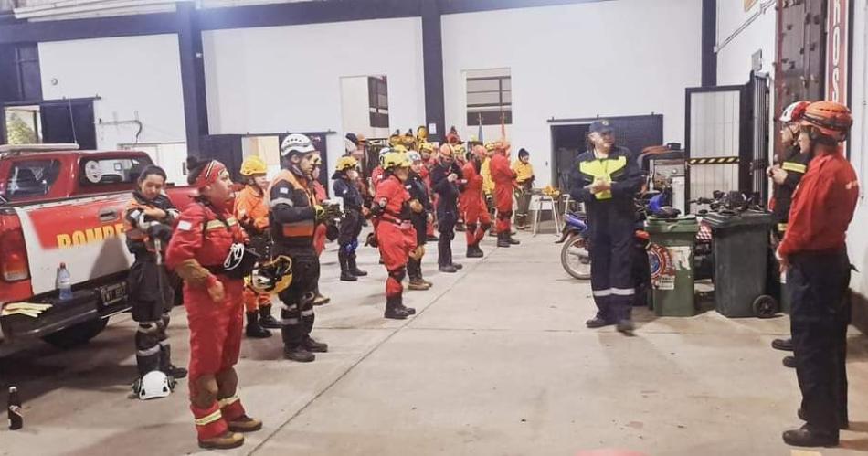 Intensa capacitacioacuten de bomberos en Las Termas de Riacuteo Hondo