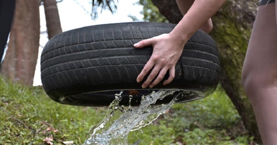 Instan a revisar las casas tras la lluvia y eliminar charcos