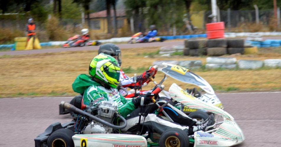 A falta de una fecha asiacute estaacuten las posiciones en el Campeonato Santiaguentildeo de Karting