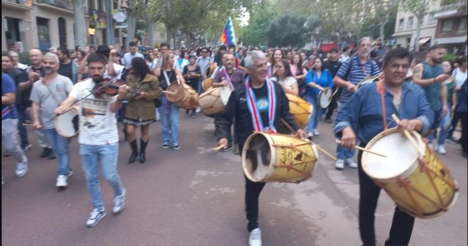 La Marcha de los Bombos marcoacute un hito en Europa