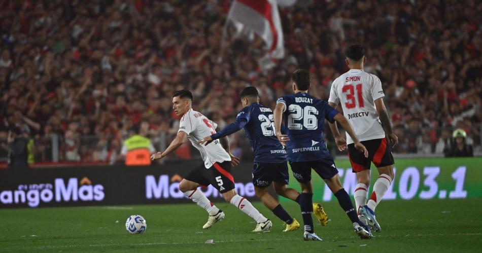 River y Veacutelez empataron en El Monumental