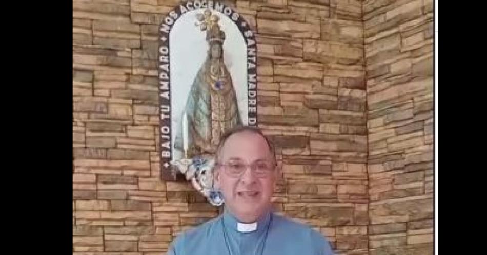 VIDEO El emotivo saludo del obispo de Antildeatuya  Mons Joseacute Luis Corral a todas las madres en su diacutea