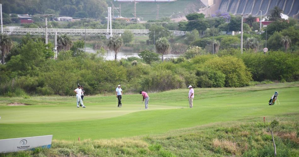 Se disputoacute la tercera jornada del Andreacutes Romero Invitational en el Termas de Riacuteo Hondo Golf Club 