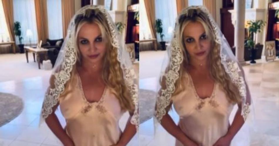 Britney publicoacute fotos de su cuarta boda