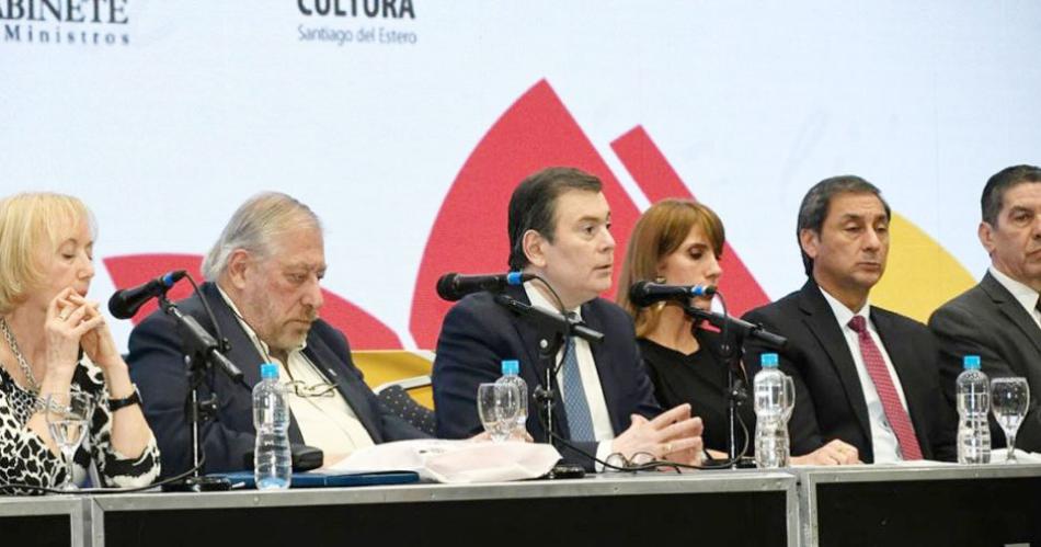 El gobernador Gerardo Zamora dejoacute inaugurada oficialmente la Feria del Libro 2024 en el Foacuterum