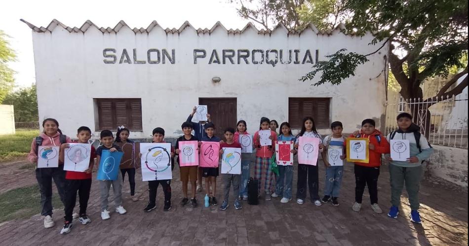 Nintildeos de catequesis con alma misionera