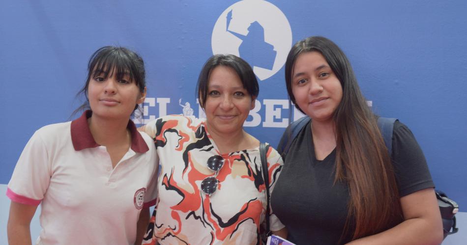 IMPERDIBLE PASEO POR LA FERIA DEL LIBRO