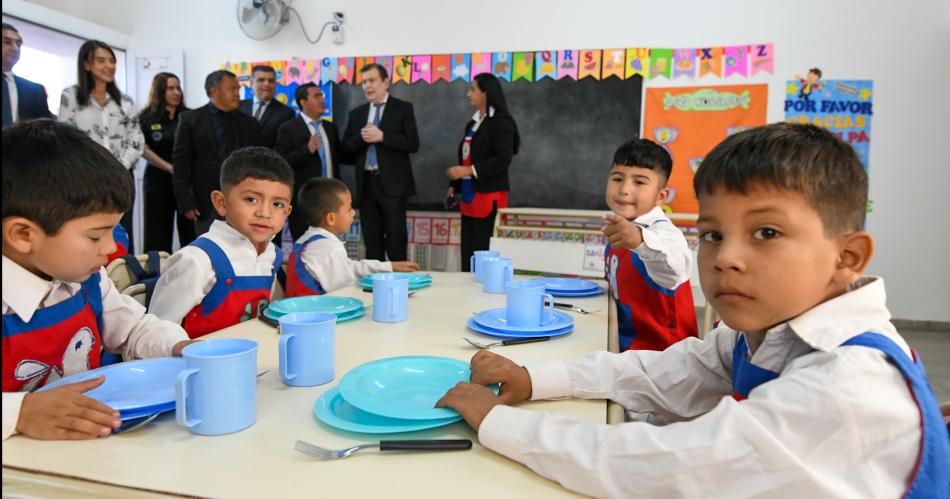 El gobernador Zamora inauguroacute dos jardines de infantes y obras en una escuela primaria en el departamento Pellegrini