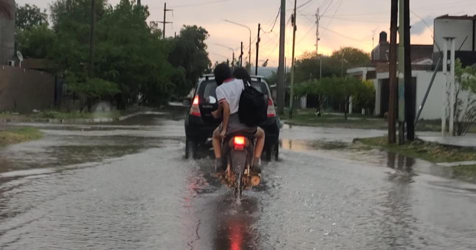 Tormentas en el interior de la provincia- Se desprendieron aacuterboles y otras complicaciones 