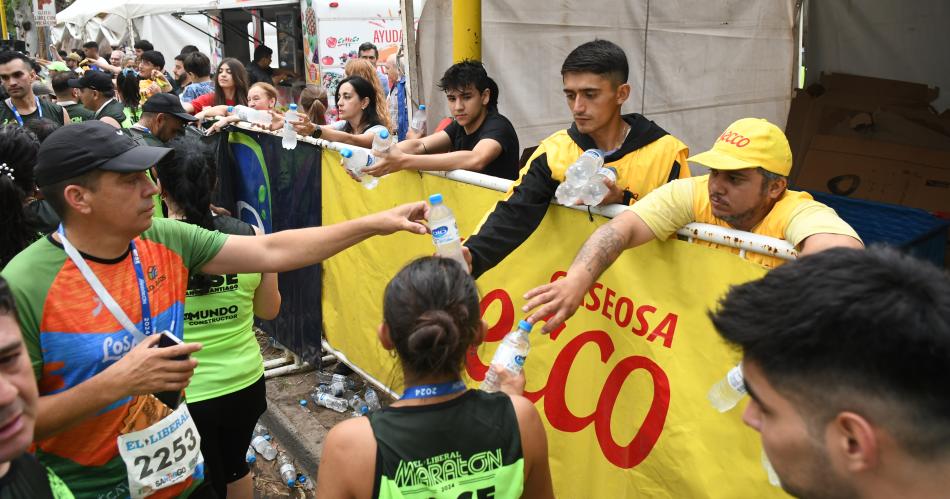 El maratoacuten con la gente maacutes feliz de los uacuteltimos antildeos