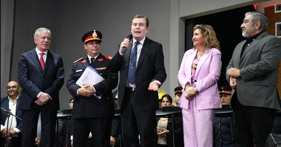 Zamora participoacute de la inauguracioacuten del nuevo edificio del cuartel de Bomberos Voluntarios 