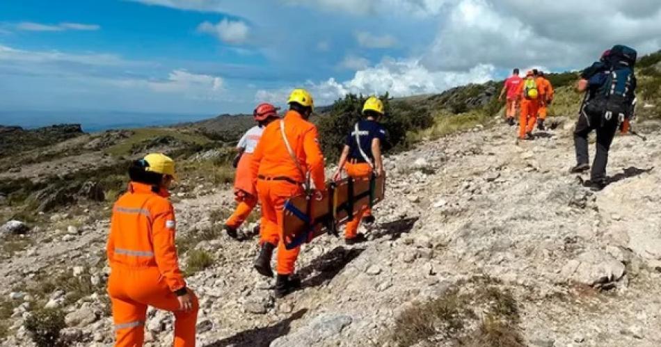 Turista de 69 antildeos haciacutea senderismo en un cerro de Coacuterdoba se desvanecioacute y murioacute