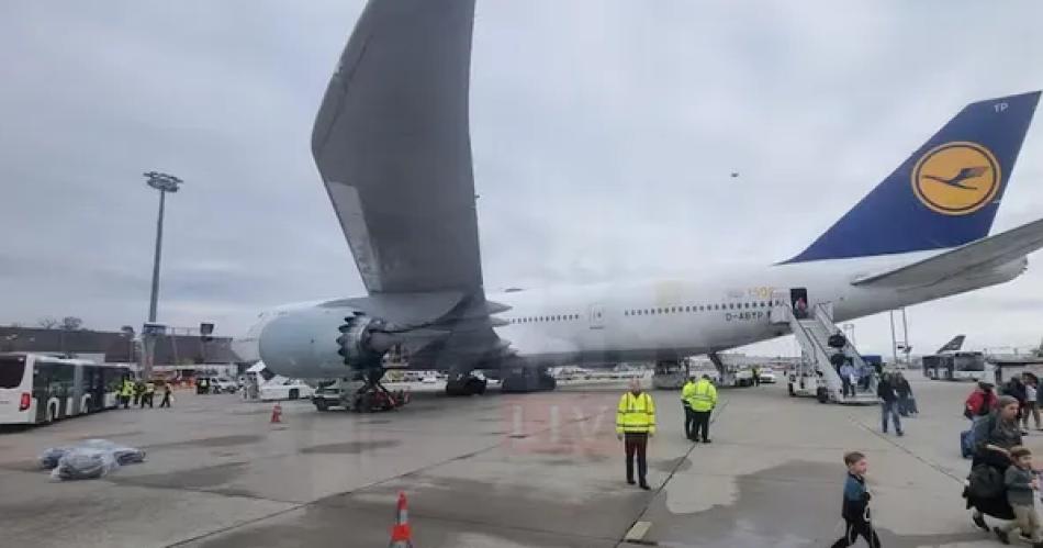 Terror en el aire- un avioacuten que partioacute de Ezeiza sufrioacute graves turbulencias y dejoacute 11 personas heridas