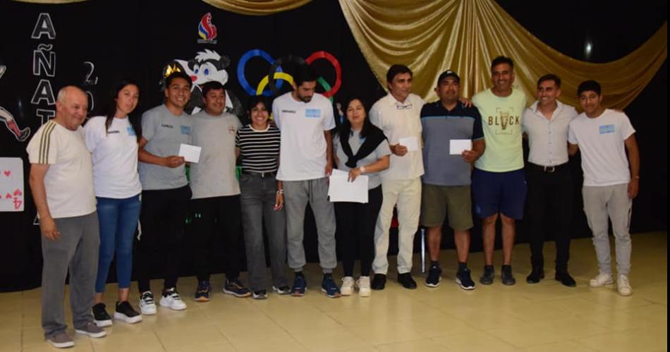 Se entregaron los premios de las Olimpiadas Municipales de Antildeatuya