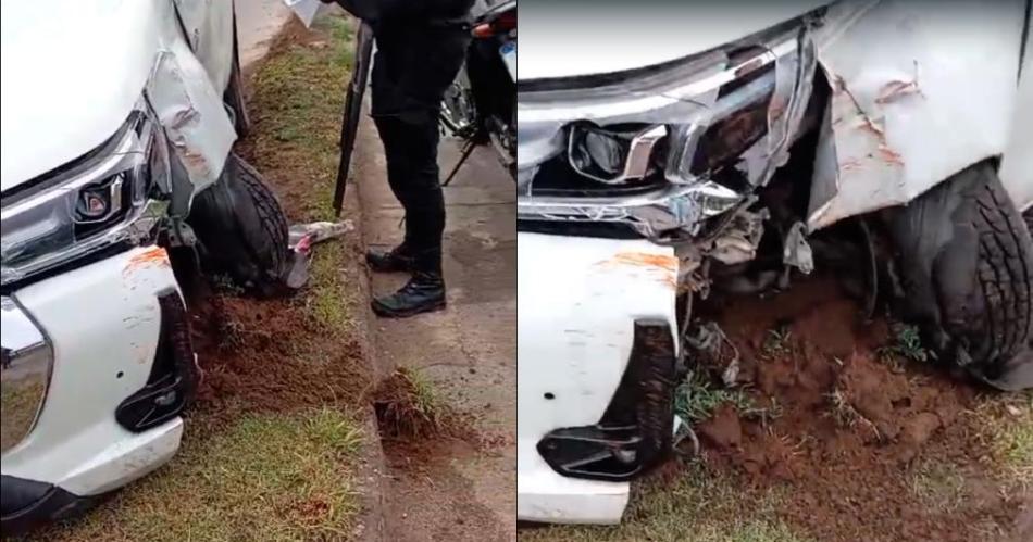 Se durmioacute mientras conduciacutea su camioneta y chocoacute con un poste