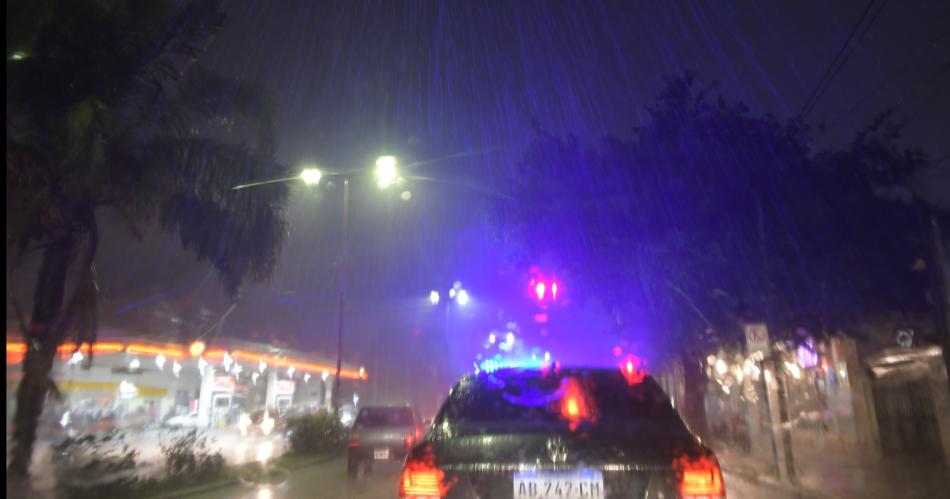 Fotos y video de la torrencial tormenta que cae en Santiago