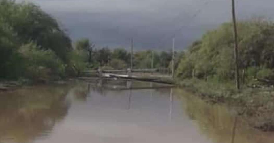 Fuerte tormenta con granizo sembroacute el paacutenico y causoacute graves dantildeos en el interior santiaguentildeo