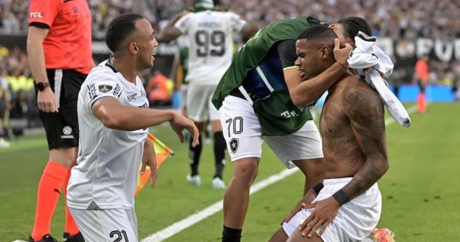 Con 10 jugadores Botafogo se consagroacute campeoacuten de la Copa Libertadores por primera vez