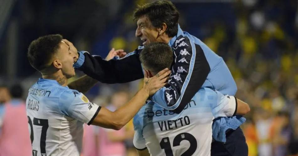 Racing sigue de fiesta- vencioacute a Rosario Central y es escolta de Veacutelez