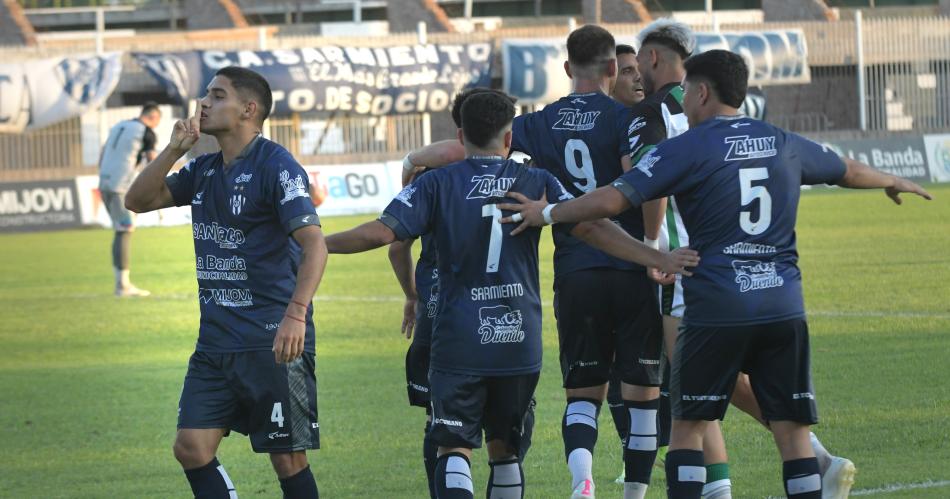 Sarmiento mostroacute temple y fuacutetbol para dar vuelta la serie y llegar a otra final