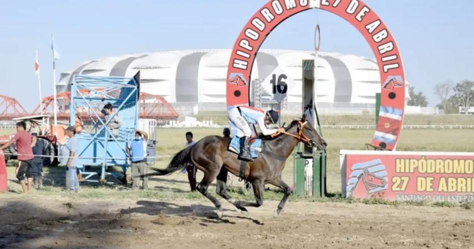 Habraacute doble jornada para el turf santiaguentildeo