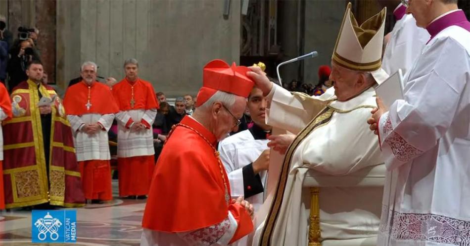 El pedido del Papa a los cardenales- Sean luminosos en una sociedad obsesionada  por la apariencia