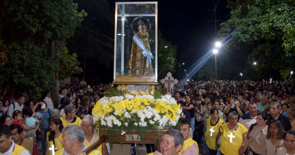 La tradicional procesioacuten fue el punto culminante de la fiesta de la Virgen de Loreto