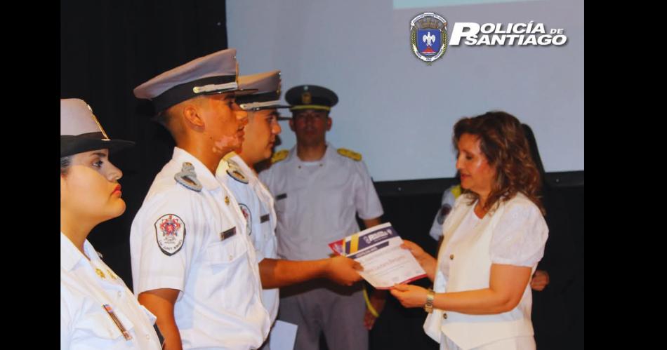 El Liceo Policial Mixto Juan Francisco Borges celebroacute el egreso de la promocioacuten XXXII