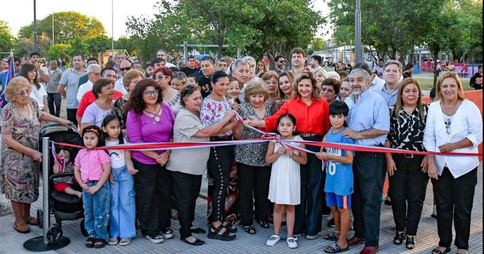 Fuentes habilitoacute la remodelacioacuten de la plaza Docente santiaguentildeo