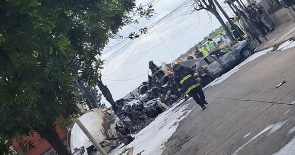 Se escuchaban gritos desgarradores- habloacute una vecina que vio la caiacuteda del avioacuten