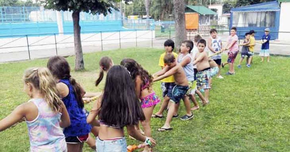 Colonia de vacaciones- los beneficios de que los nintildeos participen de actividades recreativas