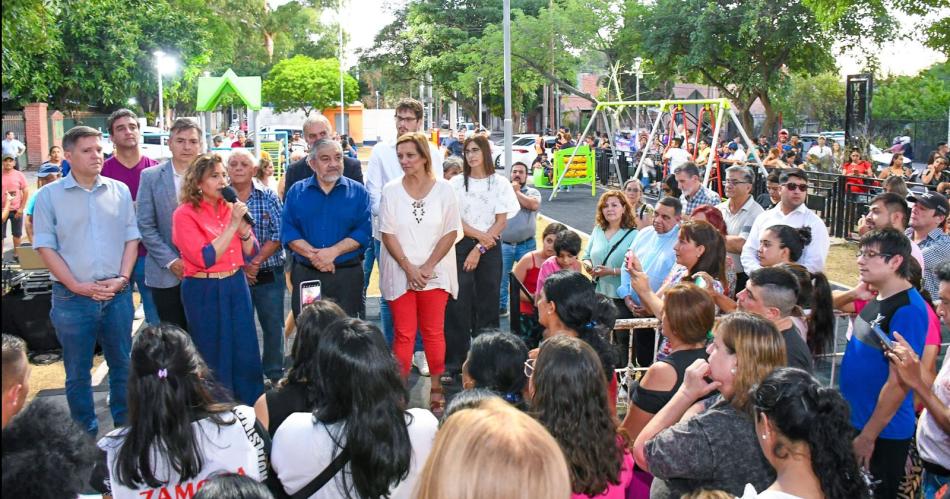 La intendente Fuentes inauguroacute la plazoleta Narciso Laprida en el barrio Huaico Hondo 