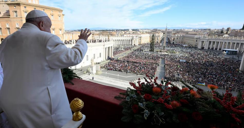 El Papa Francisco llamoacute a la esperanza y la reconciliacioacuten en su bendicioacuten Urbi et Orbi