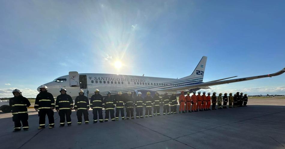 Los aviones hidrantes de Santiago fueron convocados para combatir incendios en el Nahuel Huapi