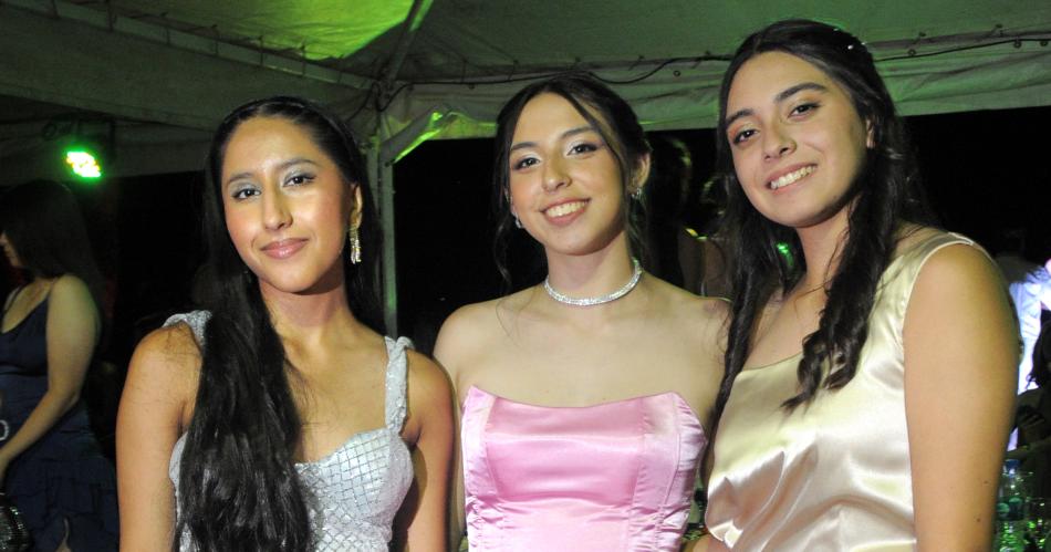 NOCHE DE EGRESADOS DEL COLEGIO SAN JOSEacute