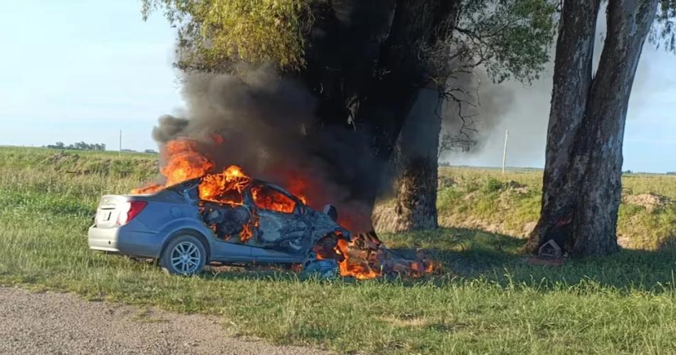 Femicidio y suicidio en Coacuterdoba- degolloacute a su pareja y murioacute tras chocar contra un aacuterbol