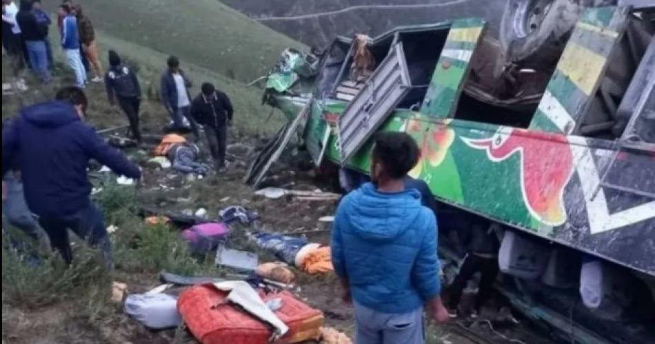 Seis muertos por la caída de un autobús en Perú Fotografía- Agencia Noticias Argentinasredes sociales