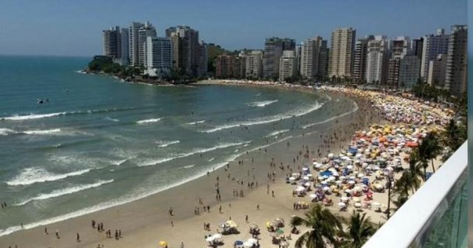 Alarma en Brasil por un brote de gastroenterocolitis en las playas