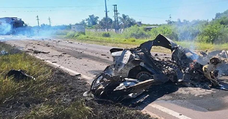 Siniestro mortal- un conductor murioacute al chocar de frente con un camioacuten